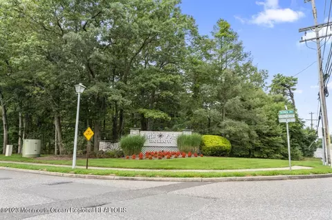 902 Scarlet Oak Ave, Toms River, NJ 08755
