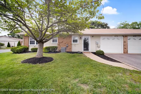 138 Buckingham Dr #B, Manchester, NJ 08759