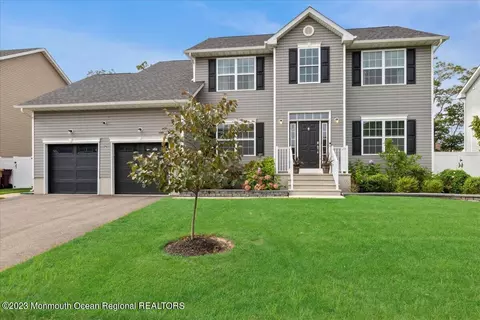 3 Bridle Path, Bayville, NJ 08721