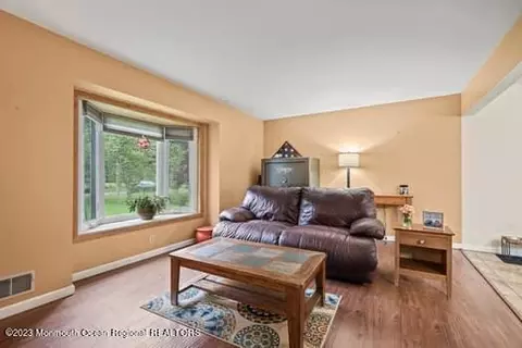 516 Declaration Ln, Jackson, NJ 08527 photo 4