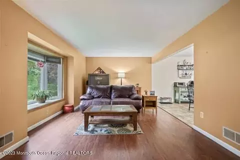 516 Declaration Ln, Jackson, NJ 08527 photo 3