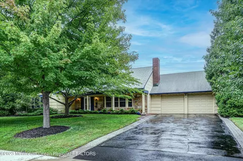44 Courtland Ln, Aberdeen, NJ 07747