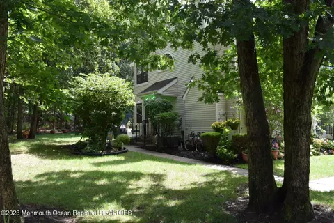 2208 Gulfstream Way, Toms River, NJ 08755