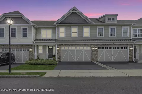 27 Lawley Dr, Lincroft, NJ 07738