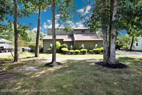 458 N Penn Ave, Forked River, NJ 08731