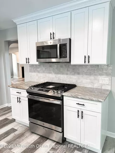 287 Dorn Ave, Middlesex, NJ 08846 photo 5