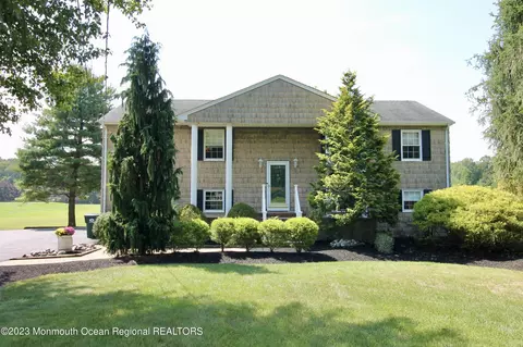 113 Stagecoach Rd, Millstone, NJ 08510
