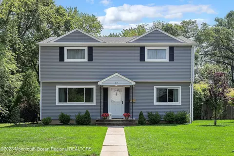 69 Trafford St, Shrewsbury, NJ 07702