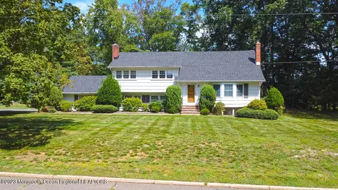 120 Willshire Dr, Tinton Falls, NJ 07724
