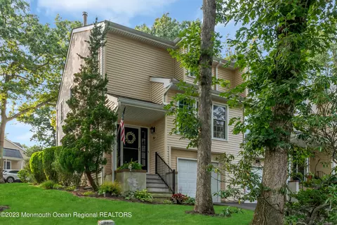 36 Mountain Laurel Ln # A, Brielle, NJ 08730