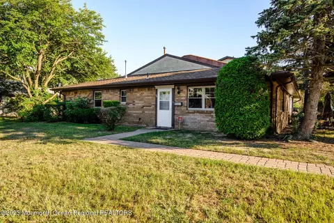 50 Adriana Ct, Brick, NJ 08724