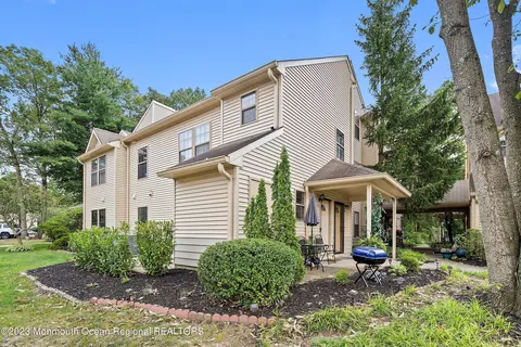 1603 Violet Ln, Jackson, NJ 08527