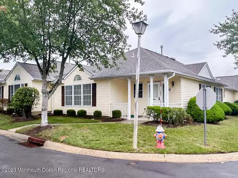 193 Tanager Dr #193, Monroe, NJ 08831