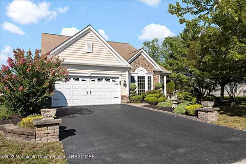 30 Aberdeen Ln, Manchester, NJ 08759