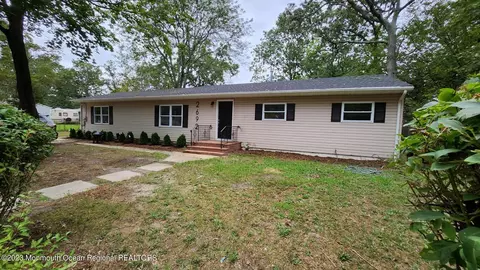 2692 Spruce Dr, Manchester, NJ 08759