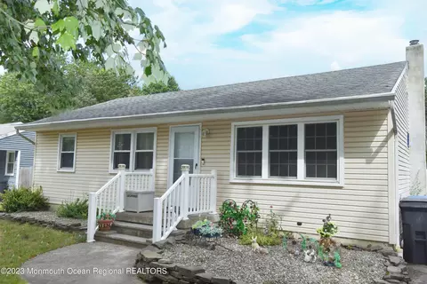 840 Raleigh Dr, Toms River, NJ 08753