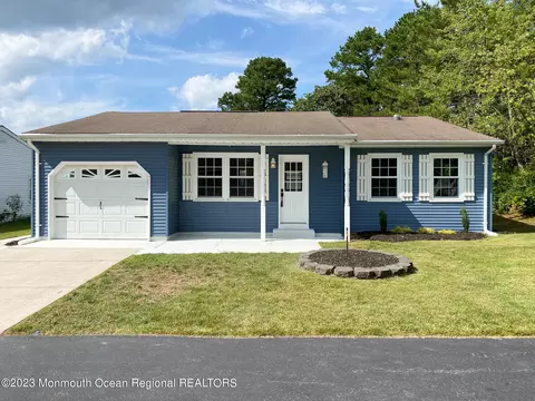 26 Keene St #70, Whiting, NJ 08759