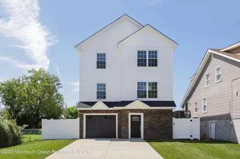 9 Woodside Ave, Keansburg, NJ 07734