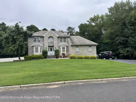 6 Nancy Ct, Jackson, NJ 08527