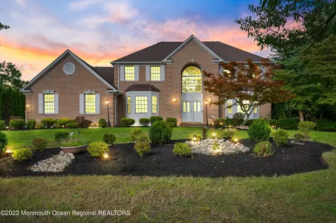 1 Ashley Ct, Freehold, NJ 07728