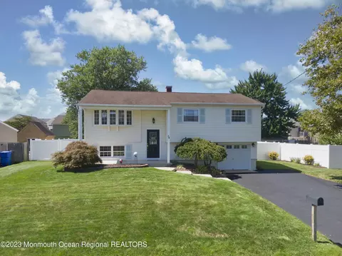 36 Bartine St, Toms River, NJ 08753