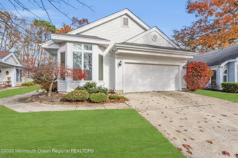 2344 Coral Leaf Rd, Toms River, NJ 08755