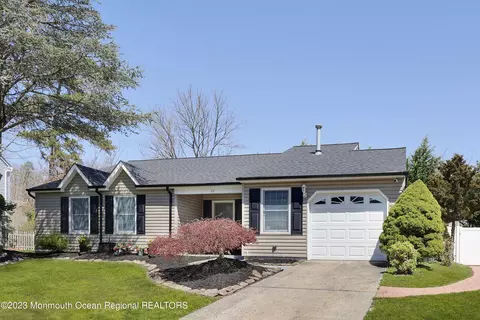 24 Providence Ln, Howell, NJ 07731