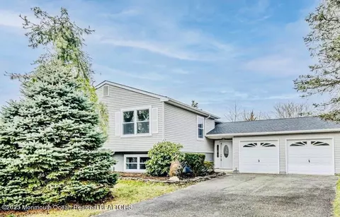 1 Nantucket Ct, Howell, NJ 07731