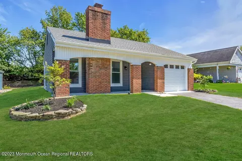 7 Elmswell Ave, Manchester, NJ 08759