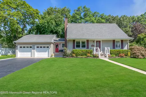 31 Oakwood Rd, Leonardo, NJ 07737