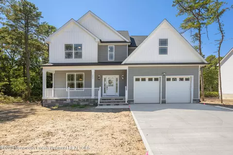 302 Coolidge Ave, Bayville, NJ 08721