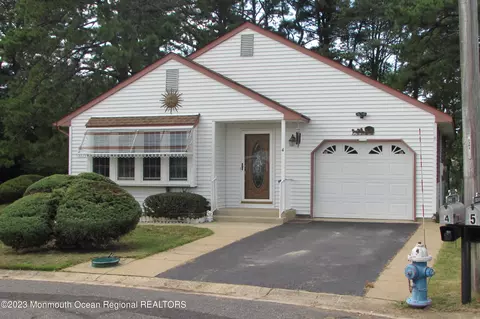 4 Pine Brook Ln #62, Whiting, NJ 08759