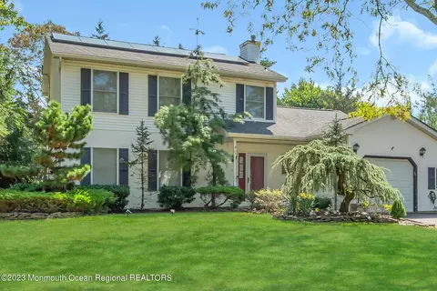 27 Hemlock Hill Rd, Jackson, NJ 08527