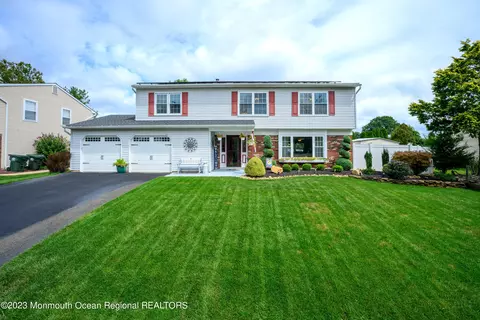 46 Hedgewood Rd, Howell, NJ 07731