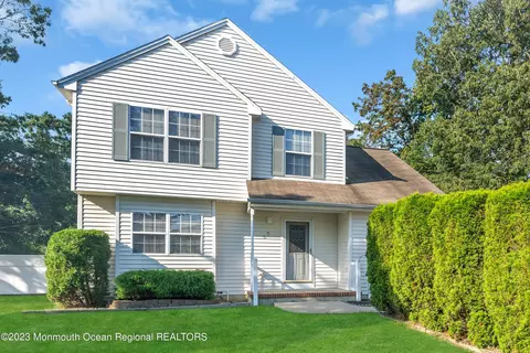 55 Cedar Dr, Brick, NJ 08723