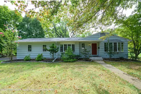 62 Reynolds Dr, Eatontown, NJ 07724