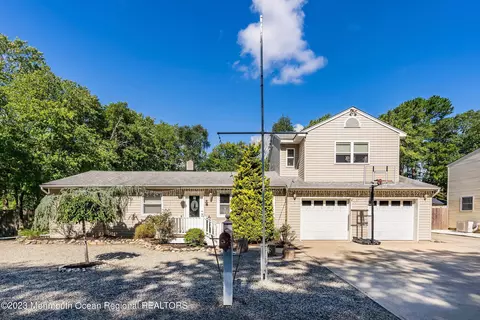 47 Birdsall St, Barnegat, NJ 08005