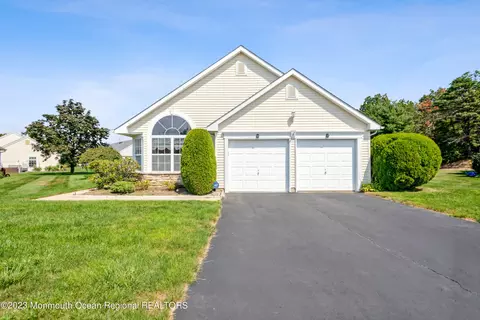 2299 Logan Ct, Toms River, NJ 08755