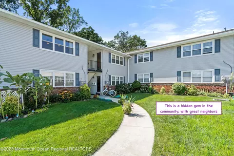 8 Indiana Ct # C, Matawan, NJ 07747