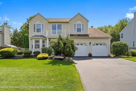 40 Emily Dr, Old Bridge, NJ 08857