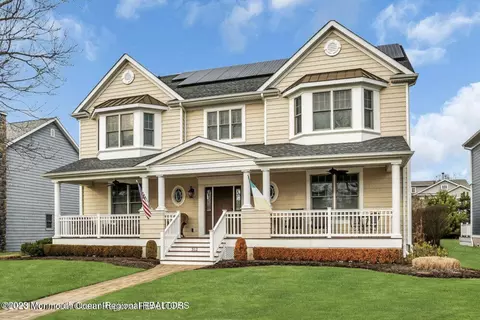 312 Pennsylvania Ave, Spring Lake, NJ 07762