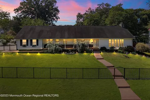 71 Grand Ave, Toms River, NJ 08753