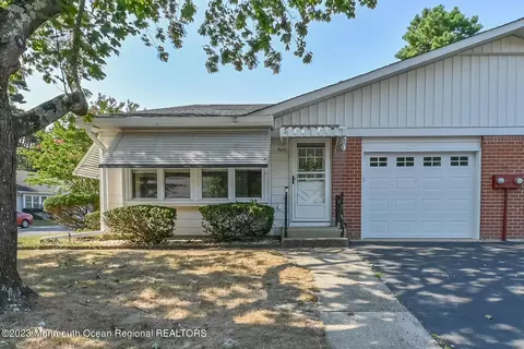 30 Monticello Dr # A, Whiting, NJ 08759