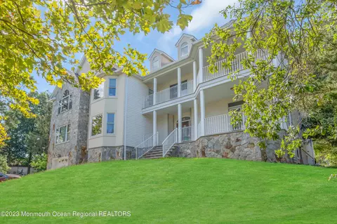36 S Lake Dr, Lakewood, NJ 08701