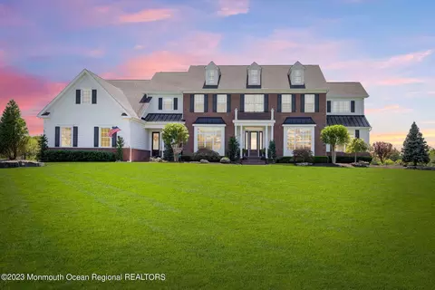 12 Hayfield Ct, Holmdel, NJ 07733