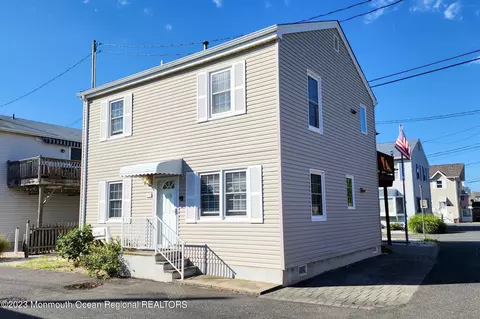 110 Johnson Rd, Lavallette, NJ 08735