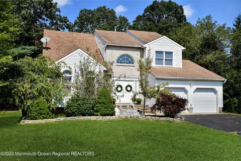 758 Anderson Rd, Jackson, NJ 08527