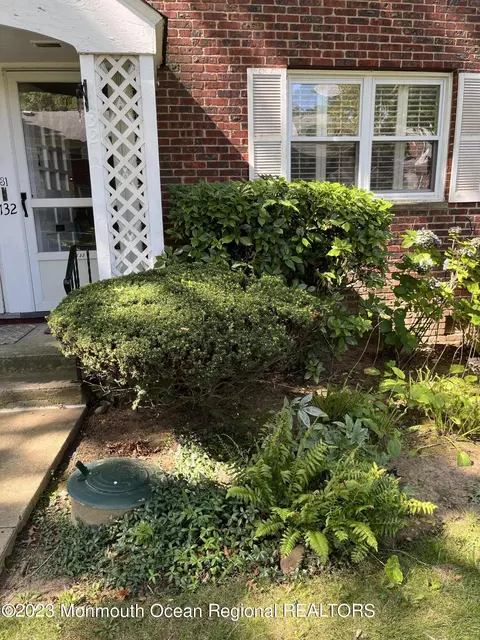 132 Manor Dr, Red Bank, NJ 07701