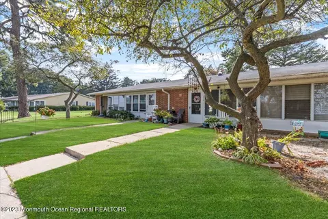 304 W Malvern Ct # c, Lakewood, NJ 08701