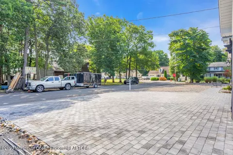 402 Hickory Ln, Forked River, NJ 08731 photo 10